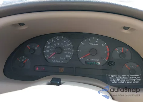 2000 Ford Mustang z USA, uszkodzony, nr VIN 1FAFP4441YF165595